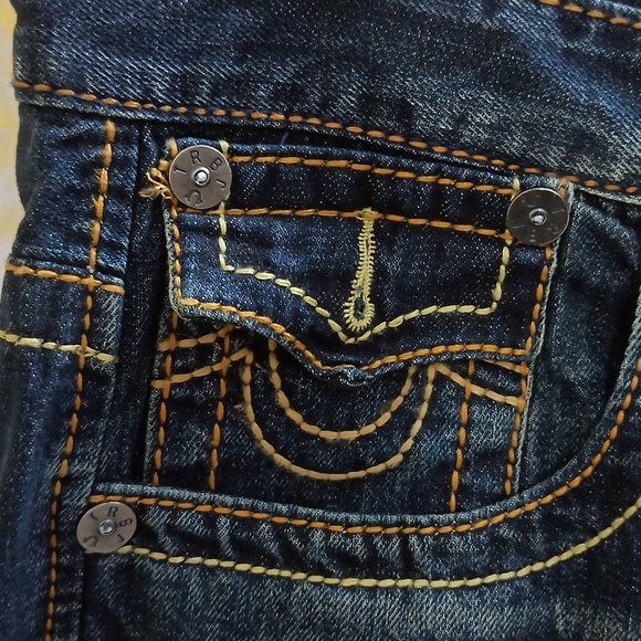 True Religion - Picture 5 of 11